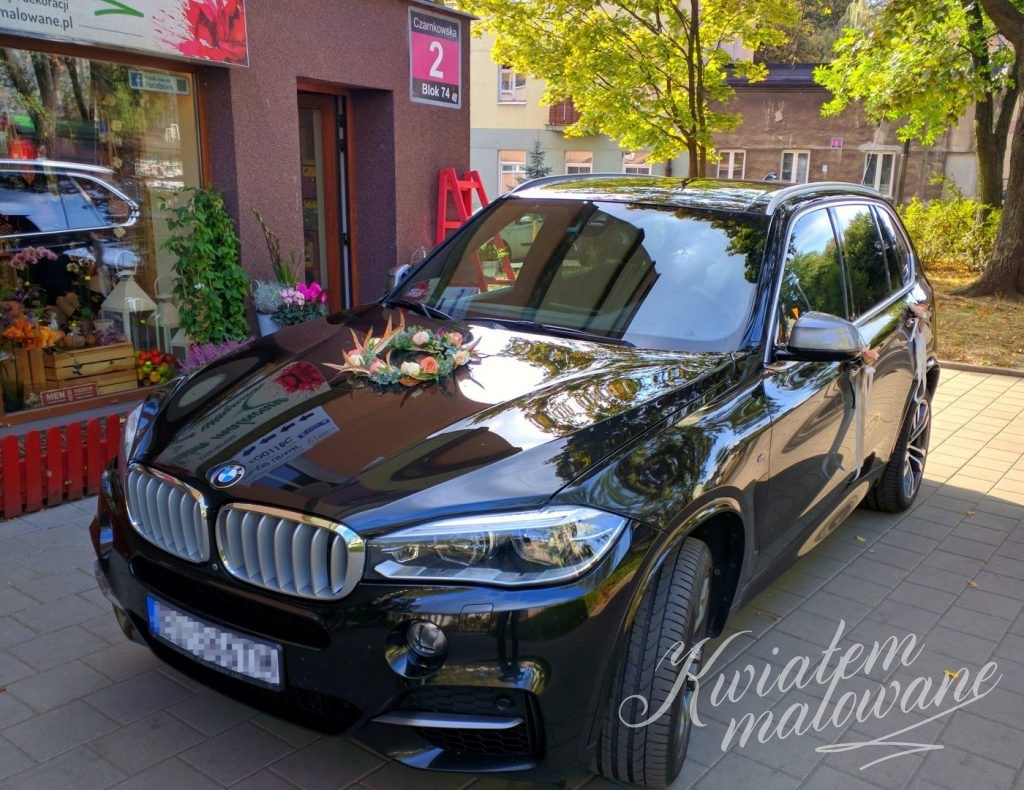 Samochód Młodej Pary przed naszą kwiaciarnią w Łodzi